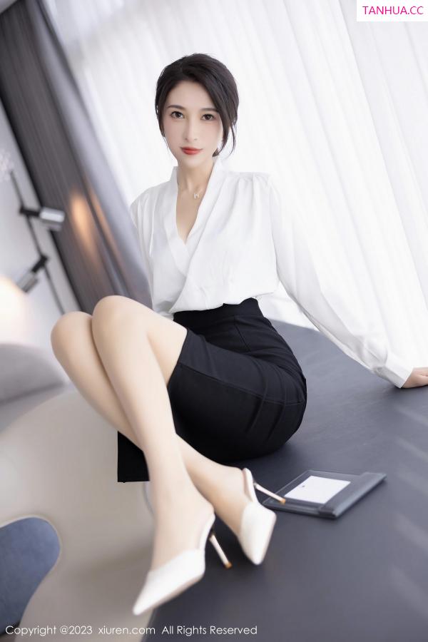 林乐一  [XiuRen]高清写真图 2023.03.20 No.6439 林乐一 短裙美腿第28张图片